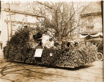 Apple Blossom Elks float, 1924